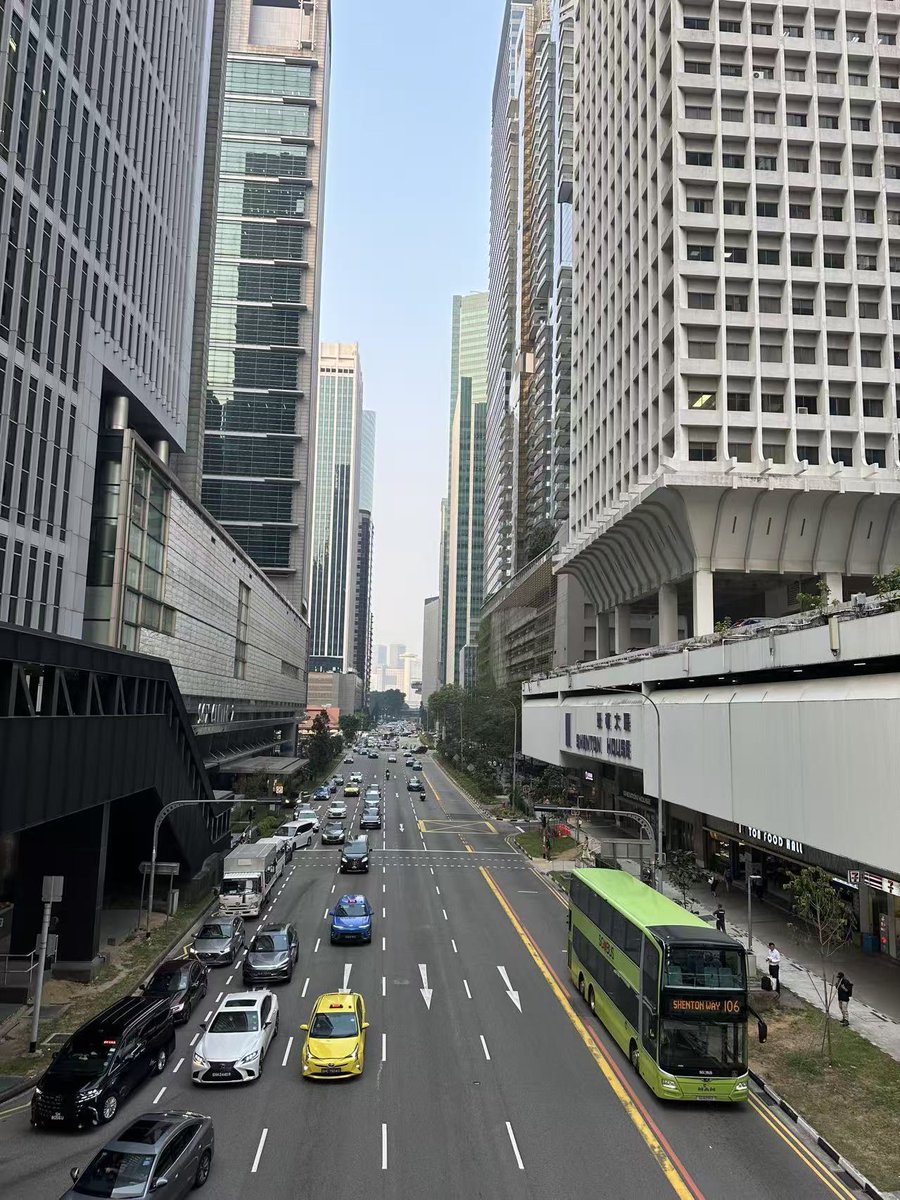 candowa_au's tweet photo. A full day in Singapore yesterday. 🇸🇬

Started with #OKXNOW, hearing how @okx sees the next phase of crypto, payments, investing and AI. Then a private session with global payments leader, followed by an APAC investor gathering to close the day.

Different rooms, different conversations — but a lot of overlap around where finance, technology and global markets are heading.

Good start to the week. 

#TOKEN2049 #Candowa