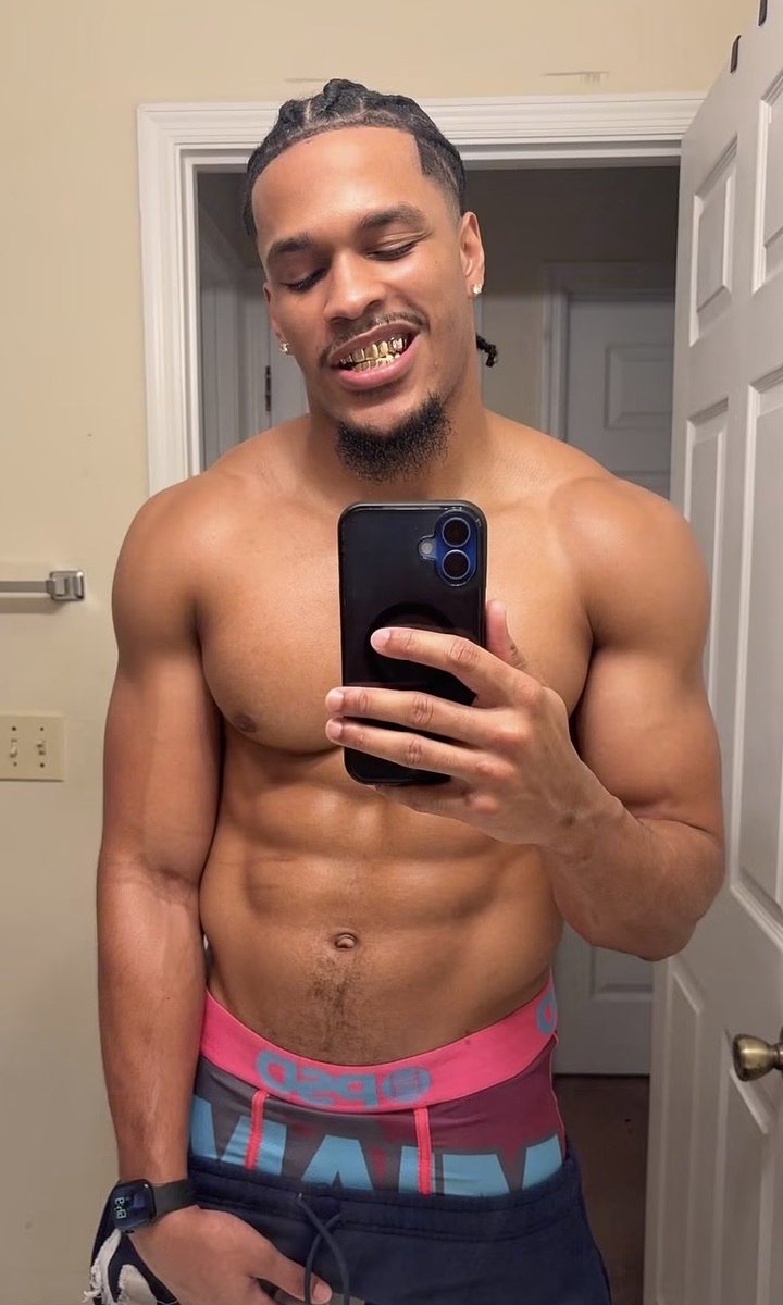 LLOYDJUICE13's tweet photo. https://t.co/ZFvWOECddp