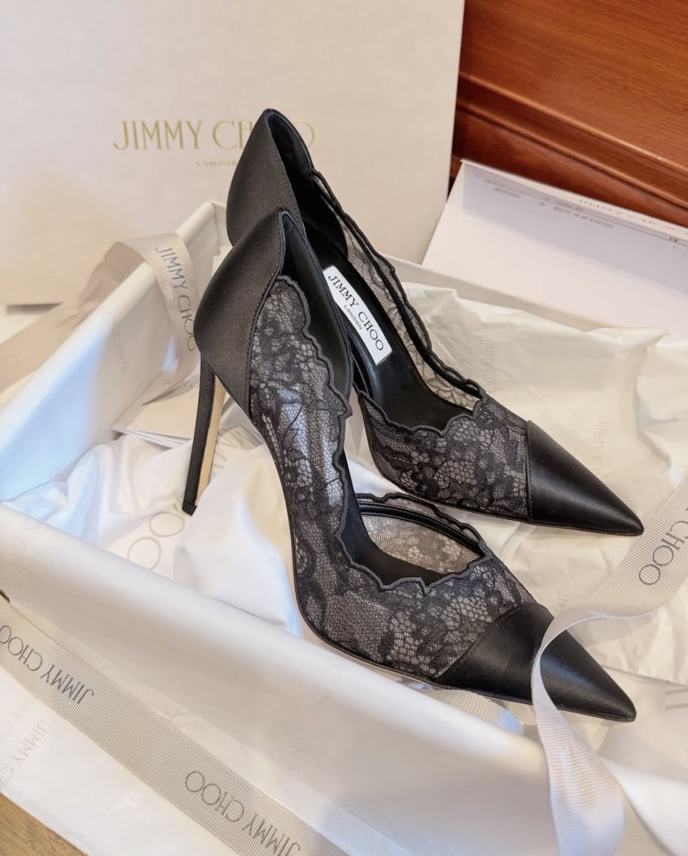 softblurss's tweet photo. Jimmy Choo laced heels 😍 https://t.co/wWDBPFvlQM