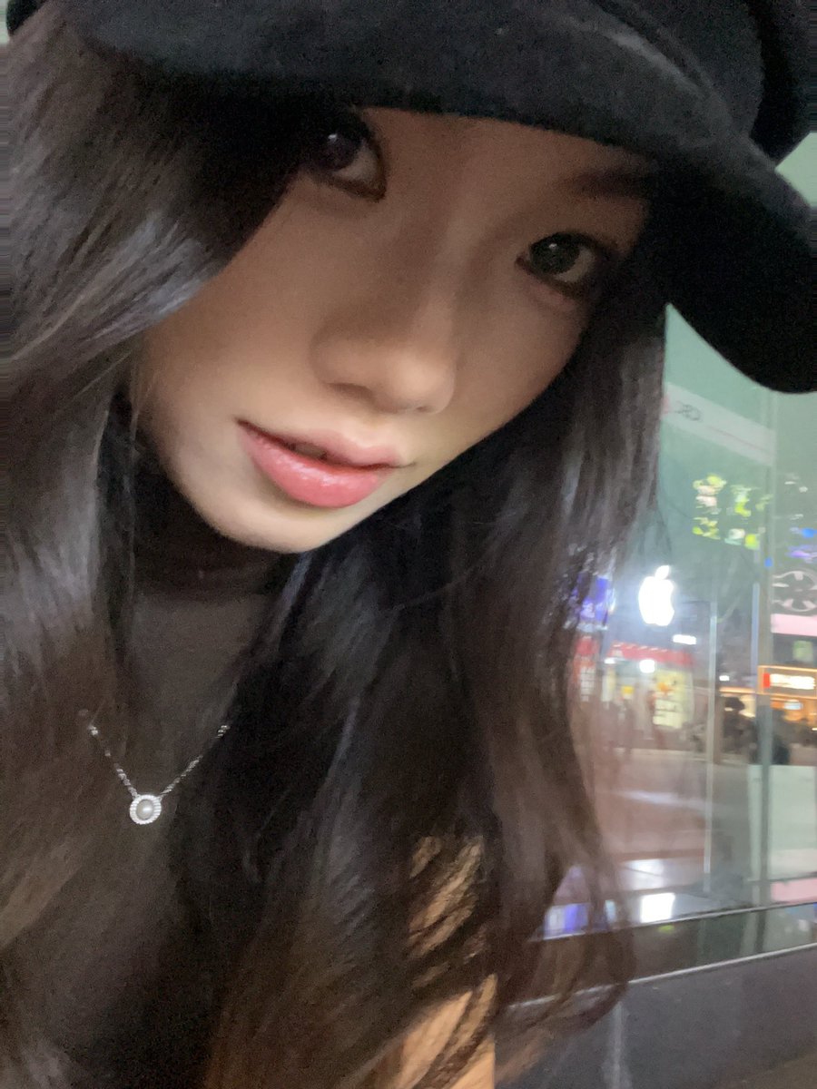 Lovexut2's tweet photo. 姐姐看我好不好 妹妹看我好不好 额啊让我谈一个怎么了我恨！！！#le #wlw #女同 https://t.co/4gQU5crBYP