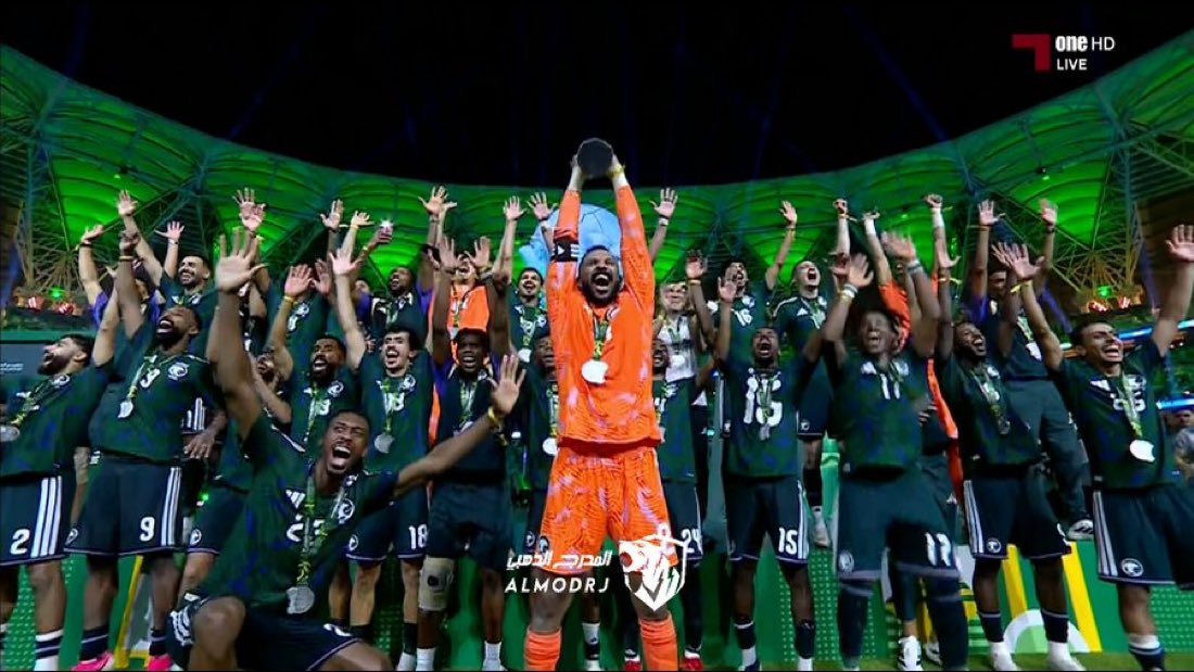 Nawaf_STATS's tweet photo. أبطااااااال الخليج💚💚💚💚💚 https://t.co/oLDmPIXy4W