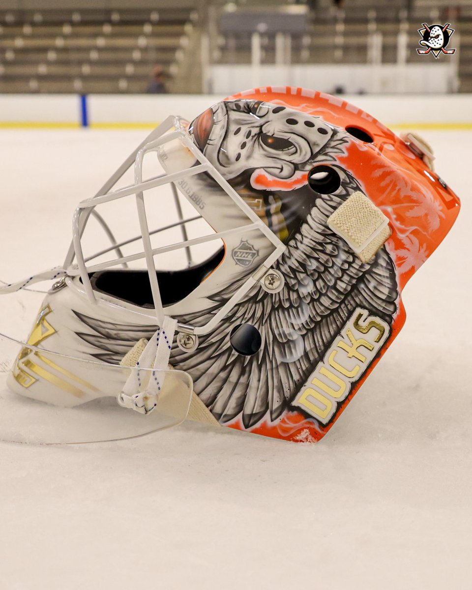 AnaheimDucks's tweet photo. The DostWall has new paint 🎨

#FlyTogether https://t.co/isxerzWfup