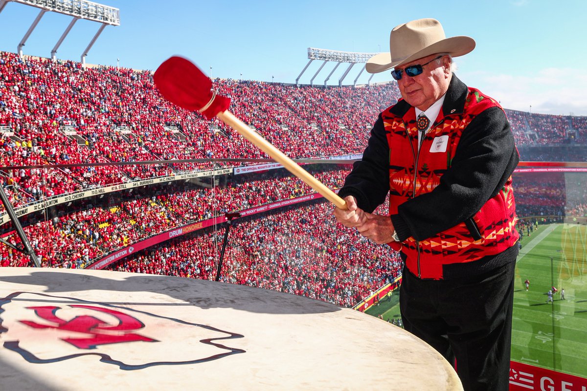 Chiefs's tweet photo. This #IndigenousPeoplesDay, we're taking a moment to show our gratitude for the work the American Indian Community Working Group puts in to make sure we remain educated and honor tribes with historic connections to our region. 

Thank you for your continued partnership! https://t.co/tX6MBXkOur