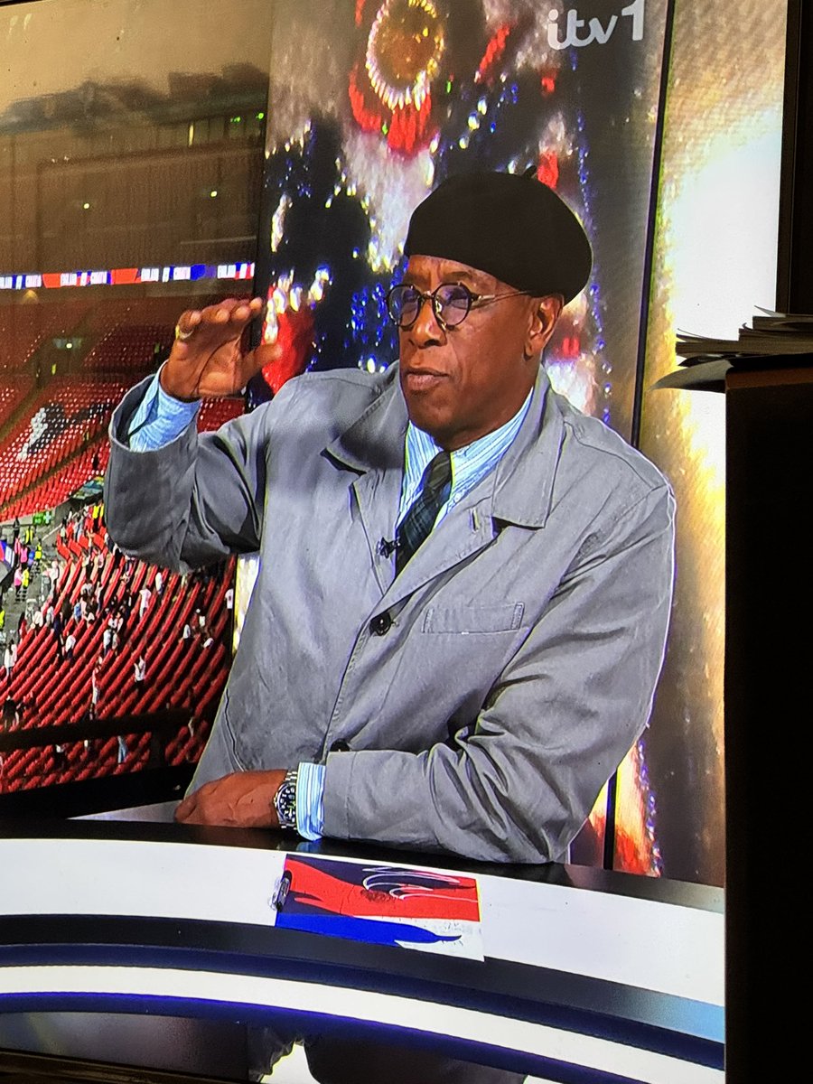 GeorgieGirlLvp's tweet photo. I love the man but why is Ian Wright channeling Frank Spencer? https://t.co/3gl4XZWn1S