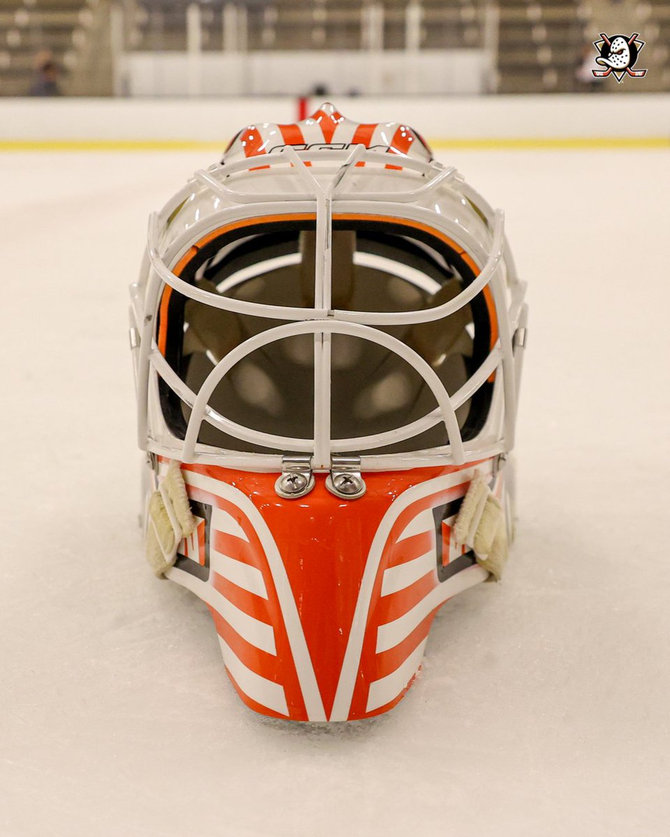 AnaheimDucks's tweet photo. Husso's new mask 👀

#FlyTogether https://t.co/SgXkeZq6wK