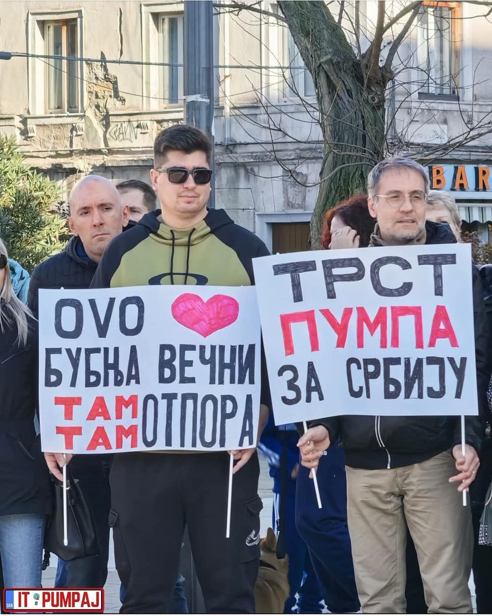 bodirogic45829's tweet photo. #Trst 🇮🇹🇷🇸
#DijasporaUzStudente
Nikoga iz Srbije nisu oterali Studenti, već zna se ko, vreme je da se ceh plati! #StudentiPobeđuju 3️⃣, da ostanu svoji na svome!
#Flambiranje dinstane govedine...
🔥🐂👩🏼🎓
#UhapsiteVučića https://t.co/piTn6M3ygZ