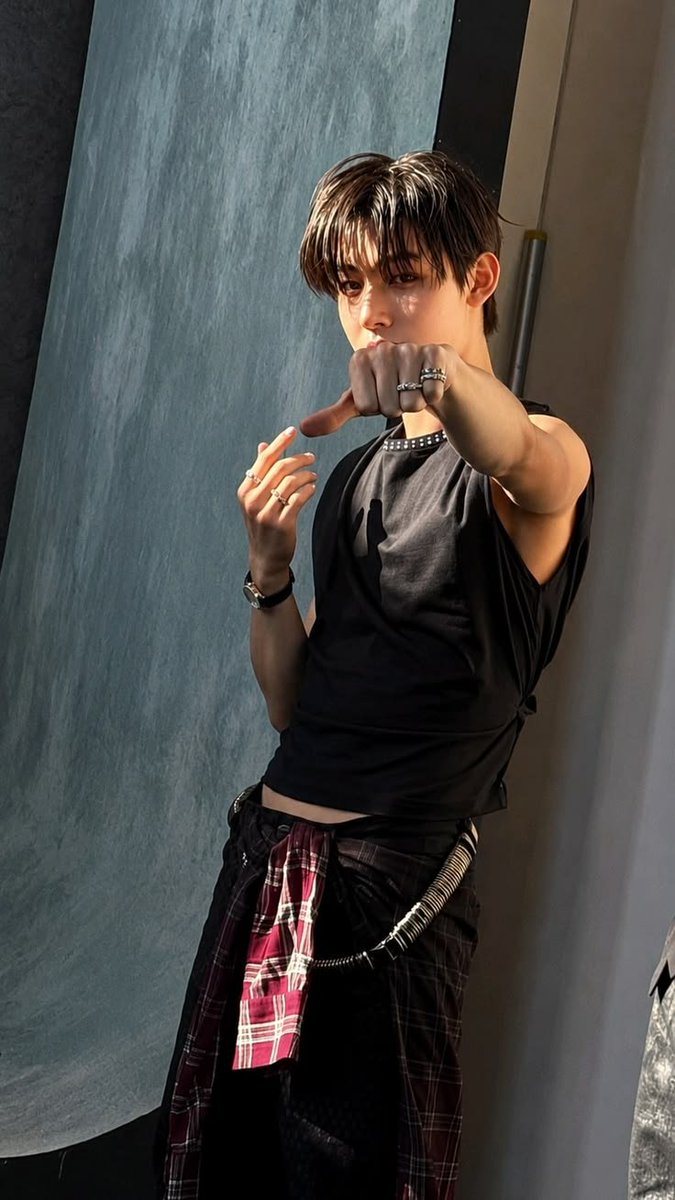 Jjuberyjams's tweet photo. hi im looking for coer #moots yeah?

my name is Aavin
- filo, he/him, 6'3 (still growing), ISTP
- listens to nirvana, oasis, deftones, greenday, linkin park, druidess, etc.
- likes f1, marvel, hot weels, t1, tekken, aot, dbz, guitaring, bball, etc.

hmu yeah? #coertwt #stantwt https://t.co/xcqKeCWwGA