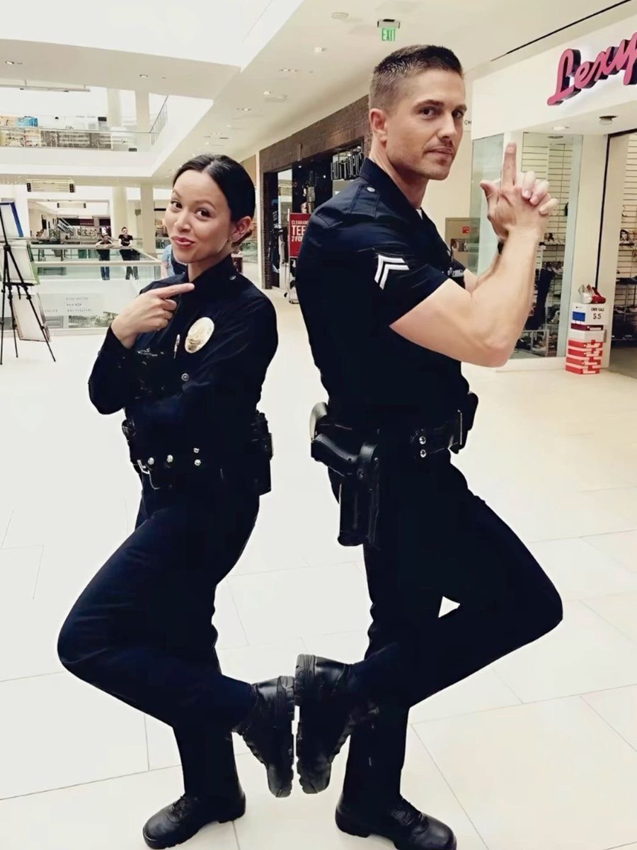 Indiewattpad's tweet photo. Lucy Chen thinking her boyfriend Tim Bradford is attractive/adorable. 

Enjoy 🤗💕

https://t.co/vd8mMJjShg https://t.co/VCjeZZWfdi