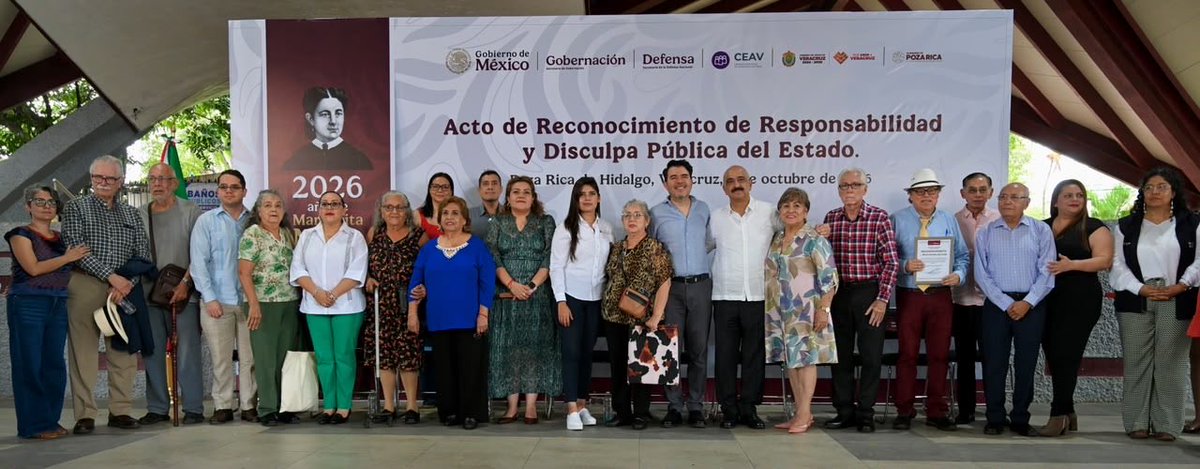 arturomedinap's tweet photo. En representación del Estado mexicano, ofrecimos una disculpa pública por las graves violaciones a los #DDHH perpetradas entre 1958 y 1966 en el caso de la “Matanza de los Goyos”, en Poza Rica, #Veracruz, en cumplimiento de la Recomendación 137VG/2023 de la @CNDH.

Desde la @SEGOB_mx acompañamos la exigencia de verdad y justicia de las víctimas y sus familias, con el compromiso de no repetición.

Participaron Nadia Altamirano Herrera, quien recibió la disculpa a nombre de las personas afectadas; la profesora Ana Lidia Olivares Peña; y el historiador Mario Ángel Román del Valle.

Acudieron familiares de todas  las víctimas de esos terribles hechos.  También el secretario de Gobierno de Veracruz, @ahuedricardo; la presidenta municipal de #PozaRica, Janeth Adanely Rodríguez. la titular de la @CEAVmex, @Yuriddhh; el director general interino de Derechos Humanos de @Defensamx1, general brigadier Alfredo Piñeiro; y la directora general del @Mecanismo_MX, @tobyanneLR.

También estuvieron la directora general de Estrategias para la Atención de Derechos Humanos, @galindo_cl74139 y el titular de la Fiscalía Especial en Seguimiento a Recomendaciones y Quejas en Materia de Derechos Humanos de la @FGRMexico, Arturo Israel Domínguez.