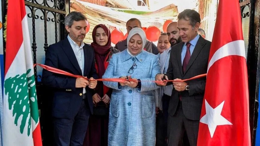 y_konal's tweet photo. 📍BEYRUT 

Lübnan'ın başkenti Beyrut'ta Filistinli mültecilerin yaşadığı Burc el-Beracine Mülteci Kampı'nda Türkiye tarafından inşa edilen Aksa Anaokulu'nda yeni öğretim yılı hayırlı olsun .

Sadakataşı Derneği tarafından 2017'de inşa ettirilen ve TİKA tarafından tefrişatı yapılan anaokulunda bu yıl yaklaşık 200 öğrenci eğitim görecek inş.Emek ve katkı veren herkese teşekkürler.

Bir çocuk gülerse Dünya güler