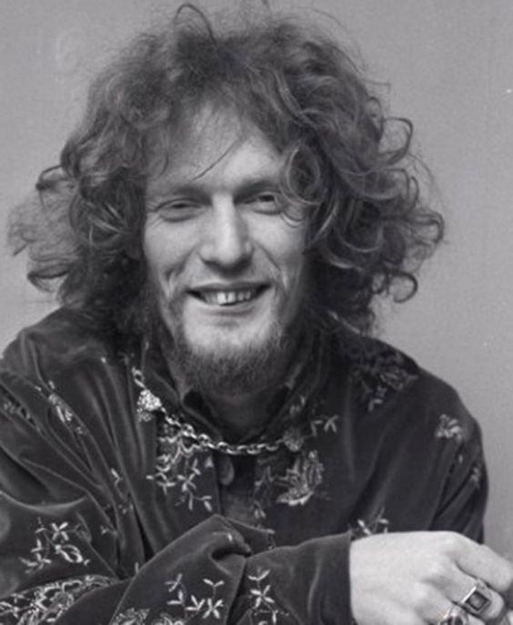 RetroActivoRad's tweet photo. #UnDiaComoHoy 6 de octubre pero de 2019, fallecía a los 80 años de edad, el mítico baterista de Cream y Blind Faith, Ginger Baker #RetroActivo https://t.co/OiGxWLJwvn
