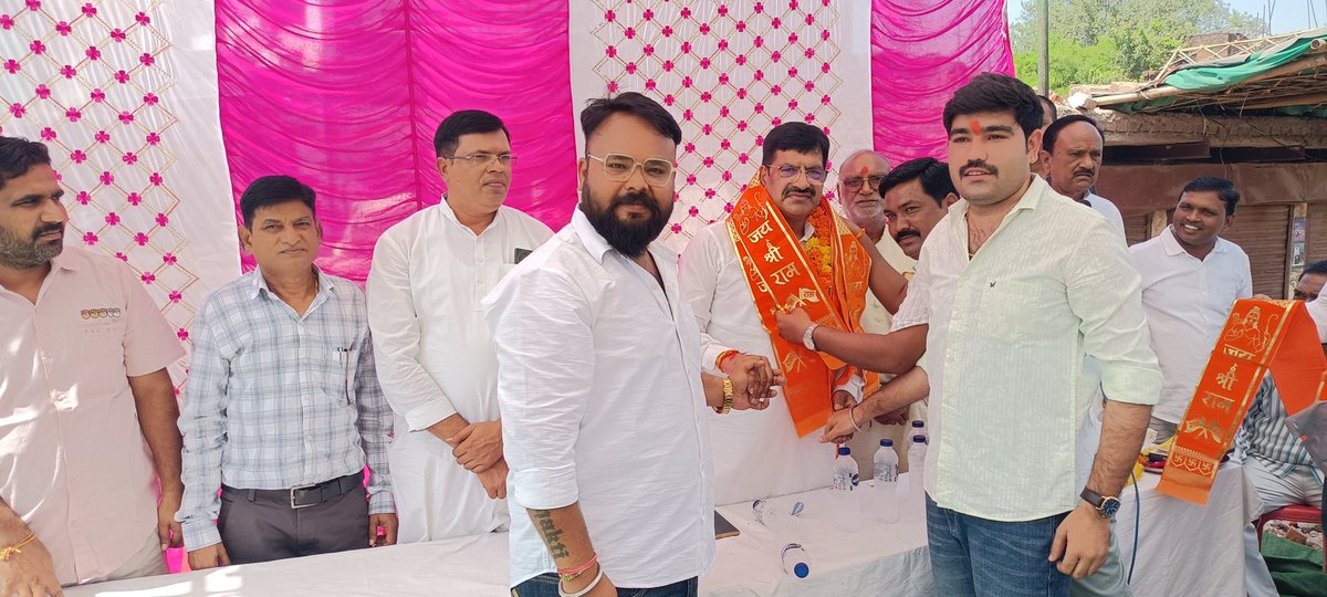 mla_pradeep's tweet photo. इंदरगढ़। नगर के प्रमुख ग्वालियर चौराहे पर आमजन की सुविधा के लिए 14 लाख रुपए की लागत से सुलभ शौचालय का निर्माण कराया जाएगा। रविवार को सेवढ़ा विधायक प्रदीप अग्रवाल ने विधि-विधान से पूजा-अर्चना कर सुलभ शौचालय निर्माण कार्य का भूमिपूजन किया। https://t.co/T43fwU1se5