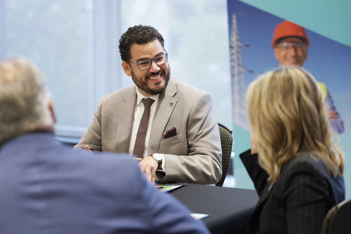 neweconomycan's tweet photo. @CanadasNAC @IanDBruce @PatrickBWeiler @brucefanjoy @TurnbullWhitby @juliedabrusin @gerarddeltell @Taleeb @WillWJGreaves sat down with our partners to talk about how electricity is becoming an increasingly important part of Canada’s economic story. Thank you for meeting with us! https://t.co/oXaWbdZM1U