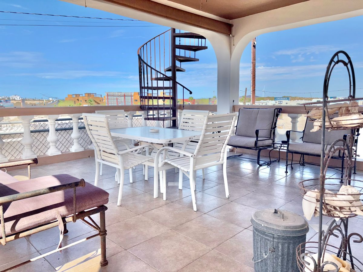 RPrealtor2024's tweet photo. Beautiful Oceanview home 2BD/2BA for $199,000 USD come check this beauty out and no HOA #fernizarealestate #rockypointmexico #puertopenasco #beachliving #beachhomes #oceanviewhomes #realtors
Jonathan Ferniza
Remax Legacy Mexico
638-104-1064
https://t.co/Ndn8olhEOp https://t.co/Cva8iQhkW1