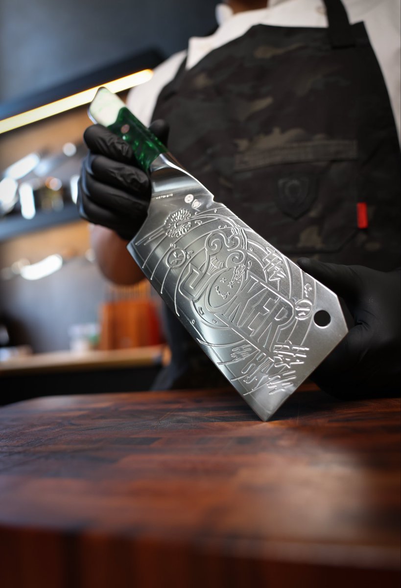 dalstrong's tweet photo. The Joker™️ x Dalstrong 7” Cleaver. 🔪🃏

Built for serious chopping, slicing, and prep, with a broad blade and one-of-a-kind resin handle.

Discover the collection: https://t.co/LqglyGH0q5 🃏

#Dalstrong #Joker #Cleaver #KitchenGear https://t.co/G99vYhw0kr