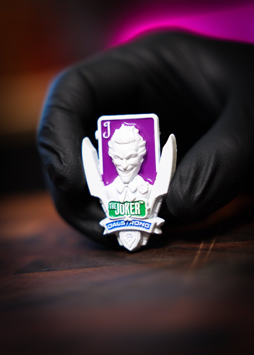 dalstrong's tweet photo. The Joker™️ x Dalstrong 7” Cleaver. 🔪🃏

Built for serious chopping, slicing, and prep, with a broad blade and one-of-a-kind resin handle.

Discover the collection: https://t.co/LqglyGH0q5 🃏

#Dalstrong #Joker #Cleaver #KitchenGear https://t.co/G99vYhw0kr