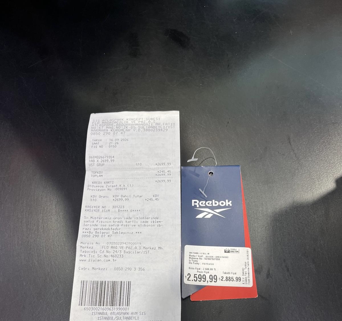 Micofield's tweet photo. İstanbul-Atlaspark InStreet Rezaleti Etikette 2599 TL olan Reebok ürünü kasadan 2699 TL’ye geçirip farkı ödemediler. İlk giyimde tüylenen ürünede “kullanıcı hatası" dediler. Hem haksız para alıyor hem sattıkları malın arkasında durmuyorlar!
#InStreet #Reebok  #MüşteriMağduriyeti https://t.co/L2C2rAaCHK