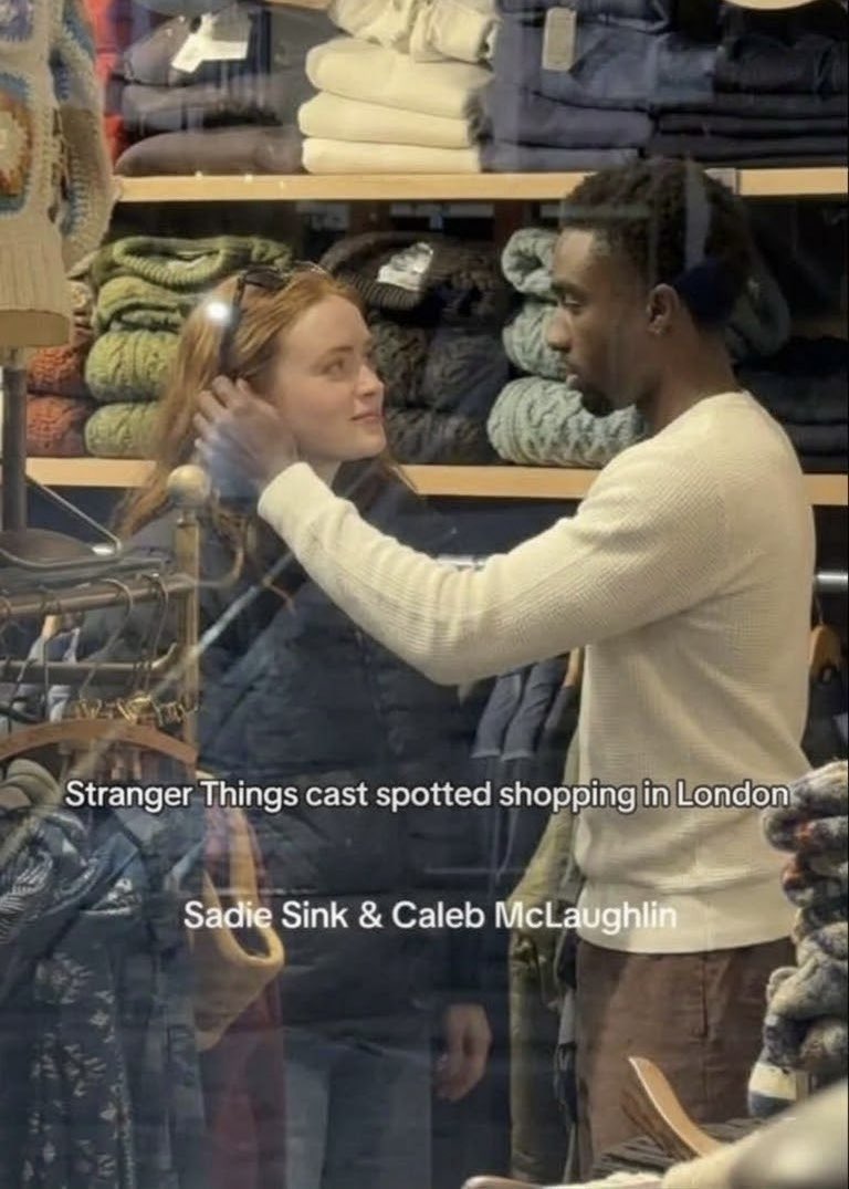 zelumaax's tweet photo. 📸 Caleb McLaughlin and Sadie Sink shopping in London https://t.co/K7kqmUYE7E