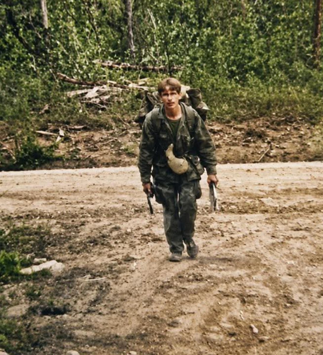 specialopsmag's tweet photo. Delta Force legend SGM Mike Vining during his finish of the 40 mile "Long Walk" at the end of Delta selection in 1978. https://t.co/Hlq90LdZJ6