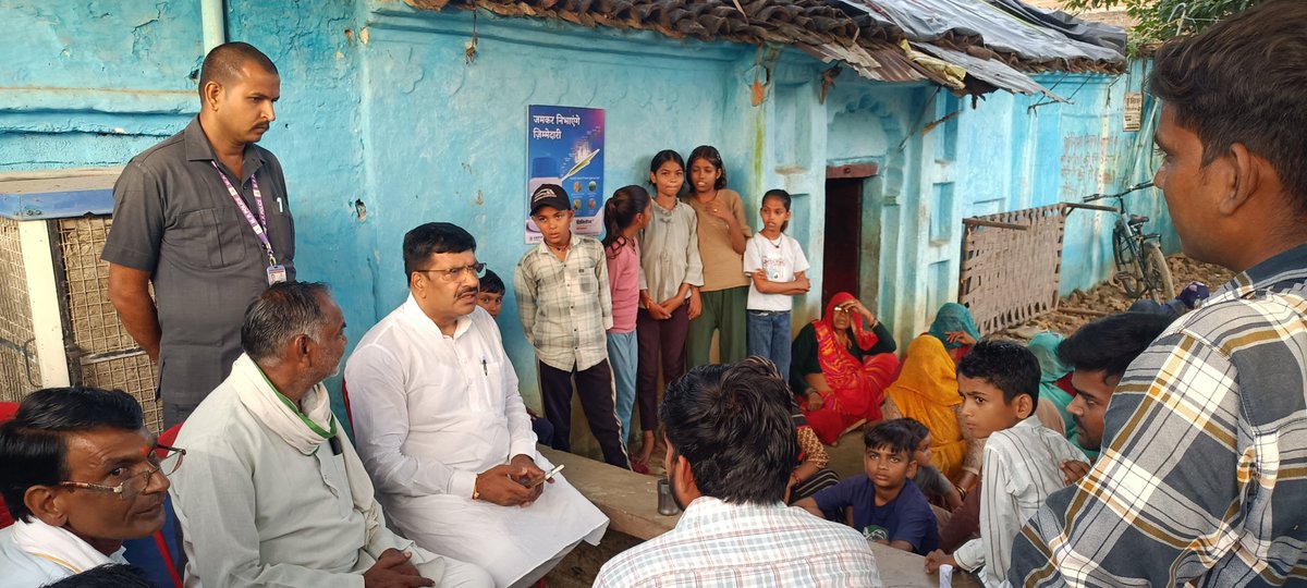 mla_pradeep's tweet photo. कटापुर में अवैध शराब बिक्री से परेशान महिलाओं ने विधायक प्रदीप अग्रवाल को सौंपा आवेदन, कार्रवाई के निर्देश https://t.co/29ME29QkeT