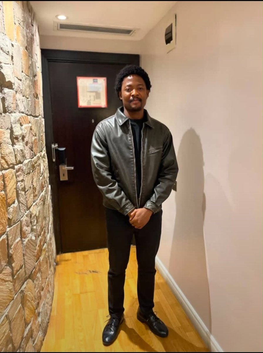 Abistles's tweet photo. Make use this picture of Professor Aikou take hold body, as i don go stan a man who isn’t social, but tries to be. 😂😊😍💚💚💚💚💚
#BBNaija https://t.co/2yriXKRVUa