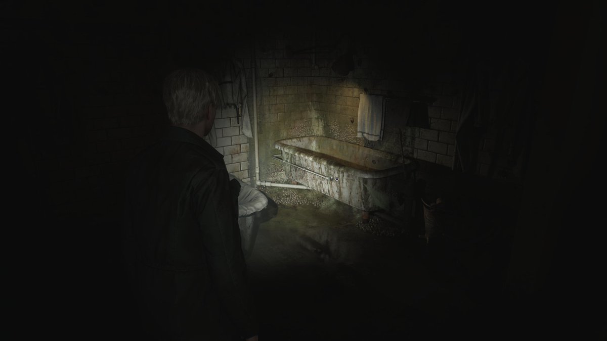 Bolanzeno's tweet photo. como me estoy gozando el Silent Hill 2 por dios https://t.co/iCFjispLfM