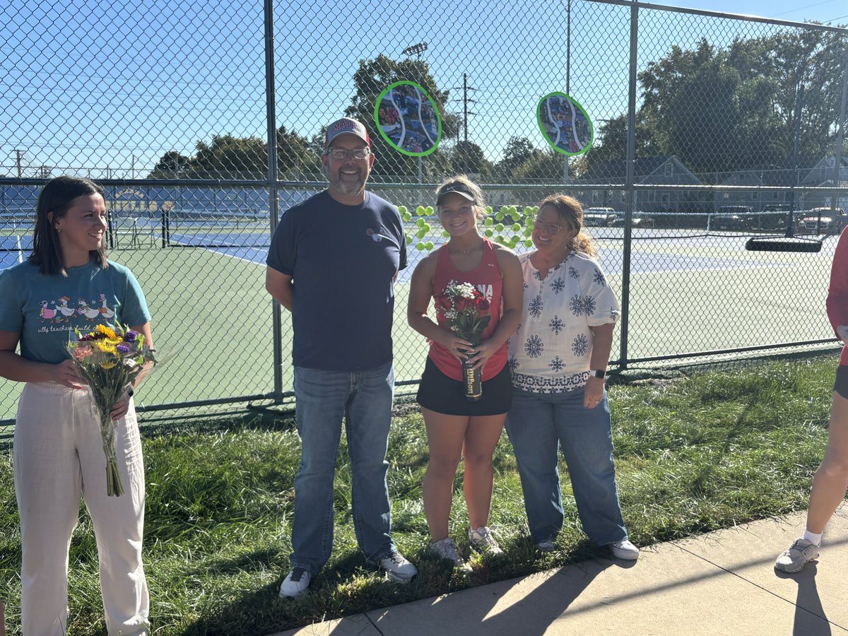 RHS_Shells's tweet photo. Senior Day in Shell Country celebrating our Tennis team Seniors!
#OnceAShellAlwaysAShell
@RoxanaAthletics https://t.co/Blx6Alu26m