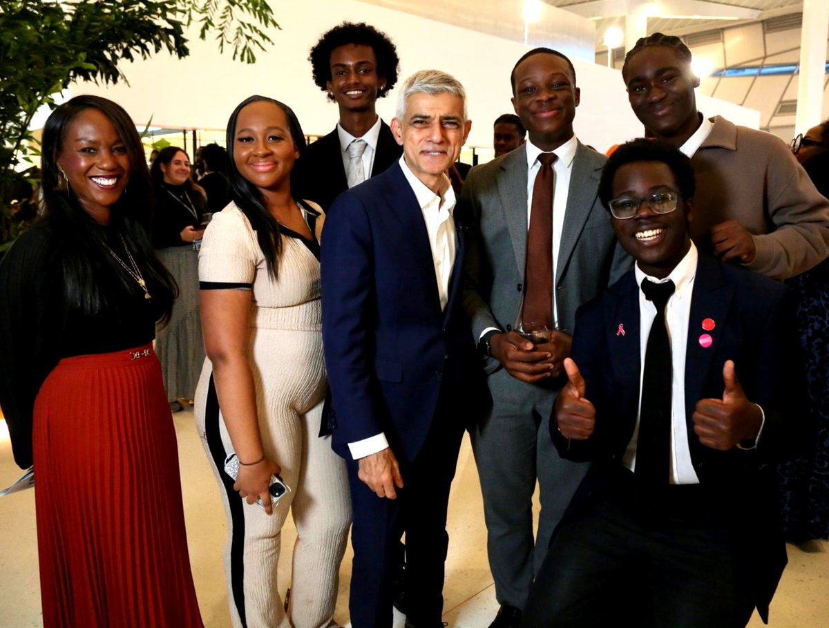 SadiqKhan's tweet photo. Wonderful to welcome hundreds of Londoners to City Hall to celebrate the Black Londoners whose achievements and contributions are woven into every part of our city's story.

Thank you to everyone who joined us! 

Our diversity is our greatest strength. #BlackHistoryMonth https://t.co/lKZ9xkoQxo