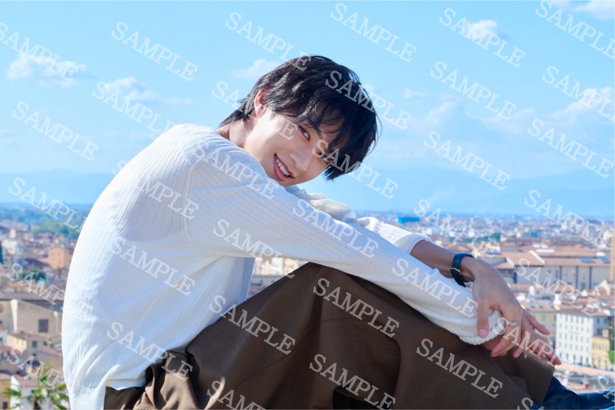 modelpress's tweet photo. MM!LK曽野舜太、1st写真集「曽野まんま」
12／18（金）発売決定📕

全編イタリアロケで魅せる究極の“彼氏感”
表紙3種＆特典トレカも一挙解禁
https://t.co/EdbCUGRg6X

【シチュエーション別トレカ全6種❤️】
大人ティラミス彼氏
王子様アモーレ彼氏
爽やかジェラート彼氏
となりのおはよう彼氏
秘密の路地裏彼氏
そのまんま彼氏