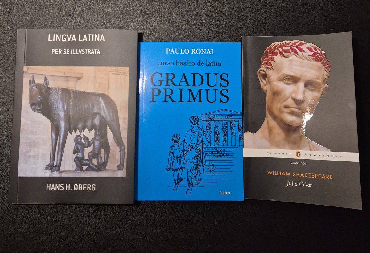 shipping_rain's tweet photo. Aquisições de hoje! Maior hiperfoco em Roma, tô assistindo a série Roma pela 3a. vez https://t.co/EkkQRivX8n