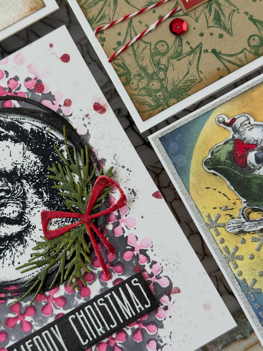stampers_anon's tweet photo. 🎄✨ A little sneak peek surprise! @jenni_papercraft has been having WAY too much fun playing with NEW @tim_holtz Christmas sets from @stampersanonymous 🛷 See all the inspirations from the Makers LIVE this Saturday at 12 PM EST on YouTube! ✨🎄

#timholtz #stampersanonymous https://t.co/deyseEs5fX