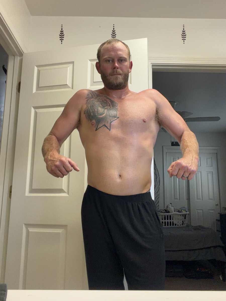 RickyStidman's tweet photo. Done bulking started my cut today! No more alcohol either it’s interrupting my life 3 days down alcohol free.🤘 I know it’s not much but it’s a start in the rite direction!💯😉😎 https://t.co/Cg4F0OyOZ3