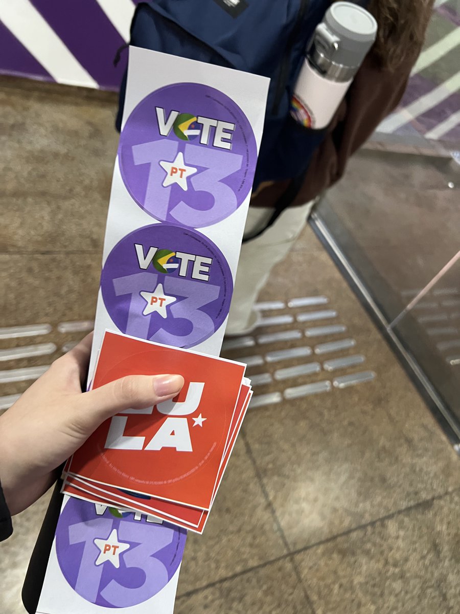 cigrtaftsx's tweet photo. era esse tipo de doutrinação que eu esperava, VIVA A UNIVERSIDADE PÚBLICA https://t.co/Ezhtw3su8D