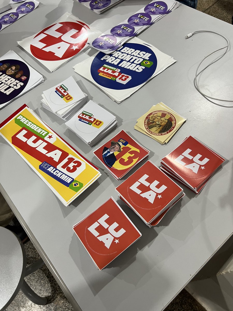 cigrtaftsx's tweet photo. era esse tipo de doutrinação que eu esperava, VIVA A UNIVERSIDADE PÚBLICA https://t.co/Ezhtw3su8D