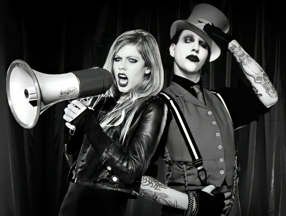 sashwinky's tweet photo. •─────✦─────•

🖤 Mi colaboración  favorita de mi y Marilyn Manson 🖤🫣

                   𝑺𝒂𝒔𝒉𝒂 𝒉𝒆𝒎𝒎𝒊𝒏𝒈𝒔 ♡

#sexRol     ♡   #Freerol

↪︎  ↻ + ♡. https://t.co/5DBdBl6eyo