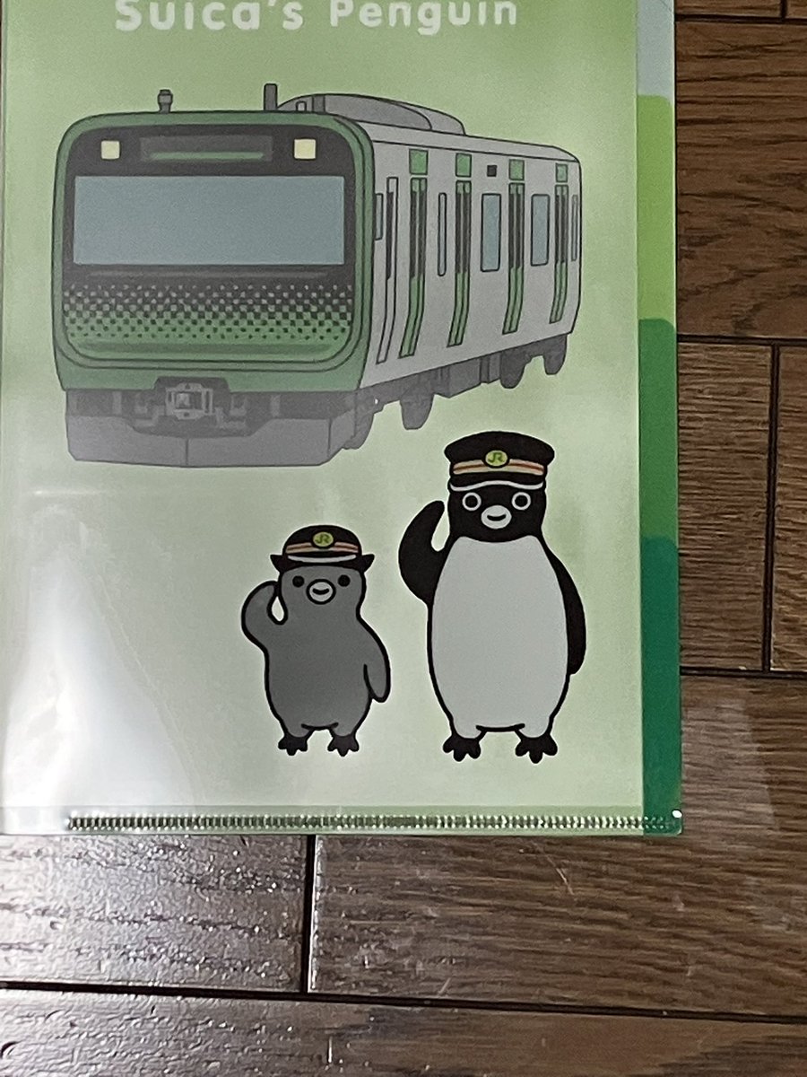 thaga2's tweet photo. 浦和駅NDの🐧コーナーとレジ前のコーナー
最寄駅のお店とは品揃えが違いました
A5の3ポケットクリアファイルをお迎え🐧 https://t.co/Lj8vMqOloi