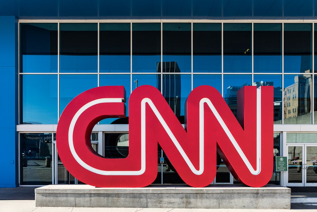 DEADLINE's tweet photo. CNN will continue to have “complete editorial independence,” David Ellison told Anderson Cooper at today's town hall, adding that he would shield the network from Trump’s interference and criticism.

Despite his family’s closeness to Trump, Ellison told Cooper Tuesday that he supported CNN’s efforts to fight the president’s ban of the outlet from the Executive Mansion and exclude it from other coverage.

Asked by reporters in Washington about the deal’s completion, Trump said Skydance is “going to be a great company,” according to a White House pool report. “They’re terrific people.”

Read more details here: https://t.co/YrH4vcQhGY