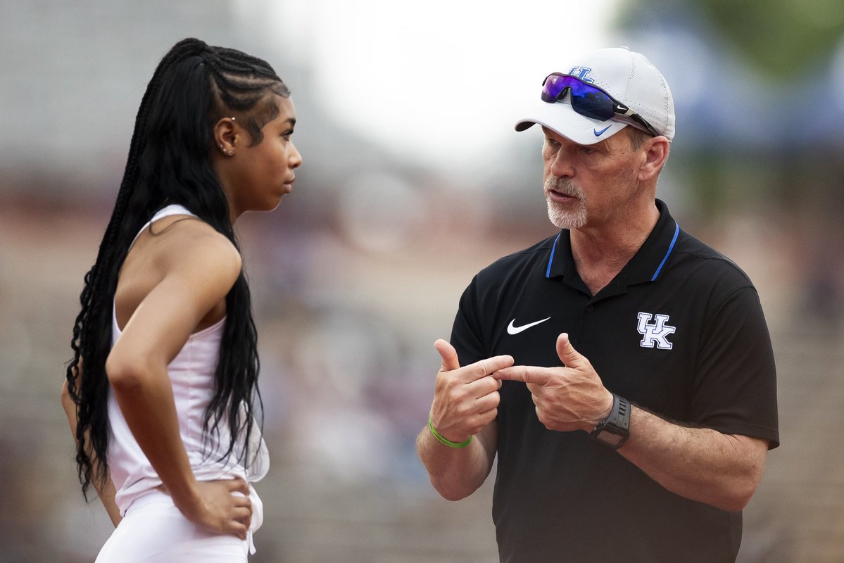 KentuckyTrack's tweet photo. Happy National Coaches Day‼️😼 https://t.co/5DTh4Vh4s2