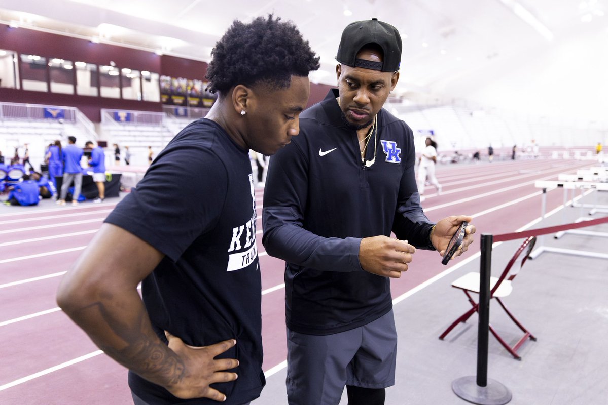KentuckyTrack's tweet photo. Happy National Coaches Day‼️😼 https://t.co/5DTh4Vh4s2