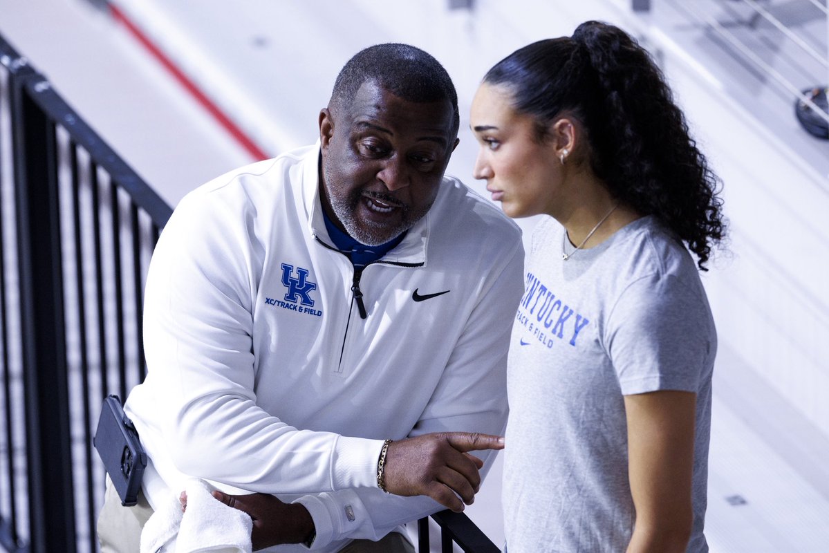 KentuckyTrack's tweet photo. Happy National Coaches Day‼️😼 https://t.co/5DTh4Vh4s2