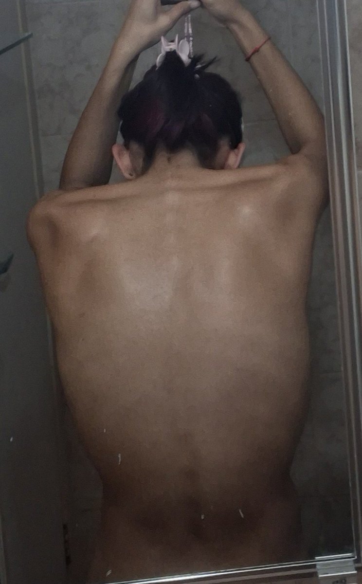 sepulchralrose_'s tweet photo. falta tão pouco pra ficar perfeito https://t.co/iLD4QlIz2S