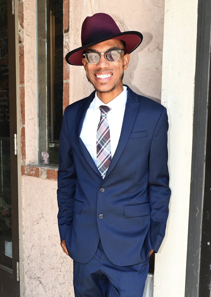 PensivePoet97's tweet photo. I am a 29-year-old Gen Z who will be voting Republican up and down the ballot in California. https://t.co/2knsi93ZMr