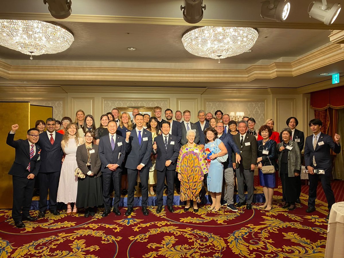 AmbJapanUK's tweet photo. British Fair is opening on 7th October at Hankyu Department Store in Osaka!
This is the largest British Fair in 🇯🇵, made possible by 40 people coming from🇬🇧, showcasing fantastic British culture!
🇯🇵people can enjoy anything from afternoon tea, fish & chips, pies, to Royal Ascot, British fashion, antique furniture, and many more!! 🇯🇵❤️🇬🇧!!!