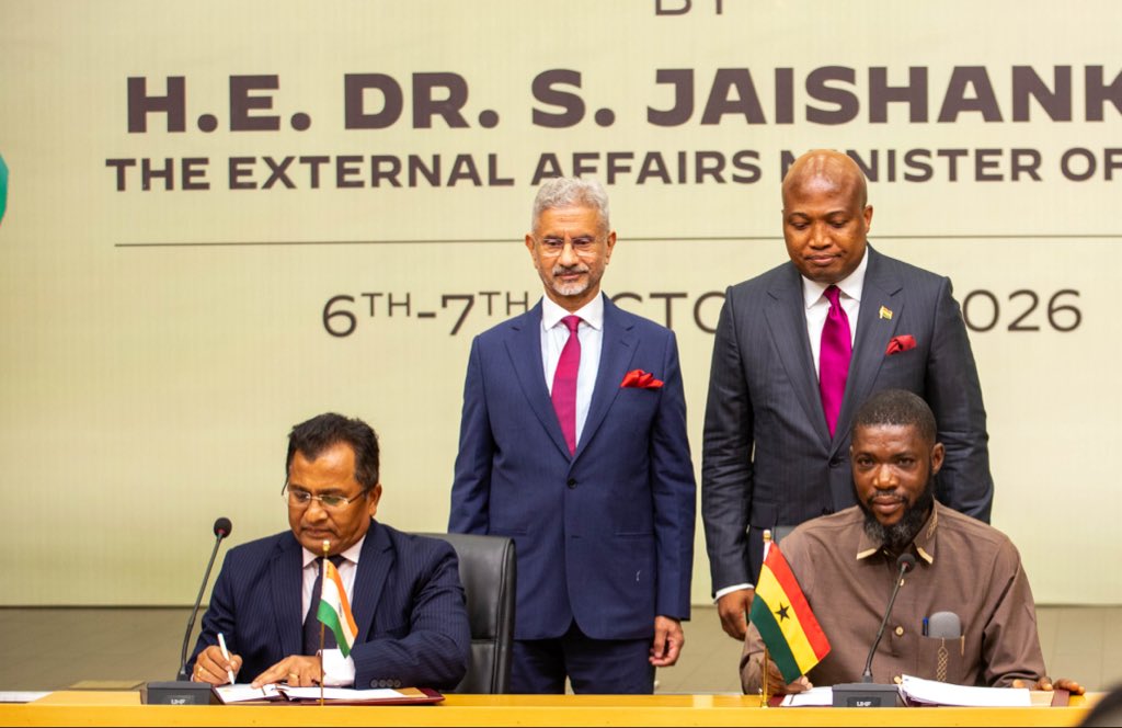 DrSJaishankar's tweet photo. Taking forward our South-South cooperation, witnessed alongside Ghana FM @S_OkudzetoAblak, the exchange of :

➡️ MoU between the Zoological Survey of India, and the University of Ghana for cooperation in academics, scientific research, and capacity building. 

➡️ MoU between the Indian Council of Agricultural Research, New Delhi, and CSIR-Crops Research Institute, Ghana for cooperation in Agricultural Research and Education. 

🇮🇳 🇬🇭

@moefcc 
@AgriGoI 
@icarindia 
@ZoologicalI