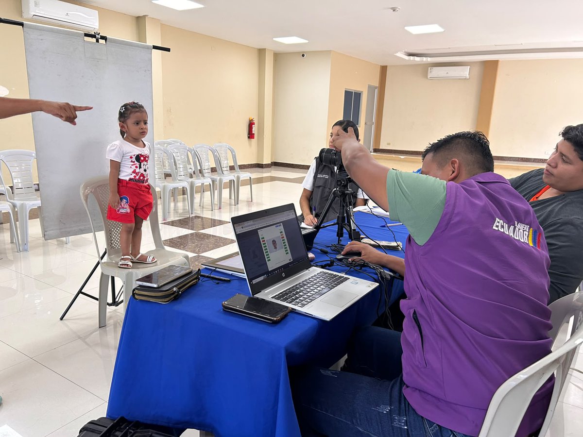 RCivil_Zona7's tweet photo. 📍 #ElOro | Continuamos con nuestro trabajo en territorio!

Las #BrigadasMóviles del @RegistroCivilec visitaron la parroquia Tendales, cantón El Guabo, acercando el servicio de cedulación a la comunidad, fortaleciendo el trabajo articulado junto a @Zona7mtdh

#LaCédulaEnTuBarrio https://t.co/4Df09YXwOO