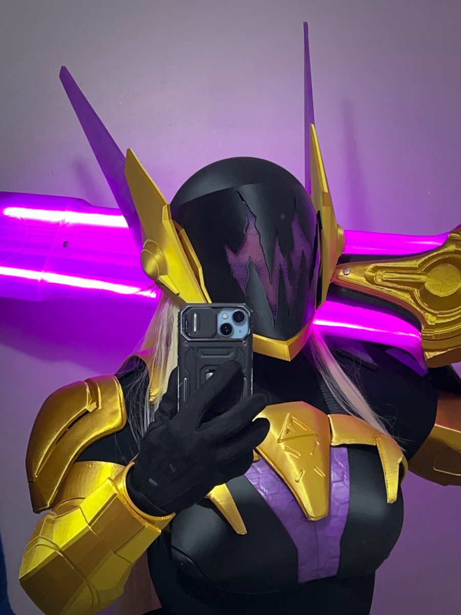 S_E_N_T_1_N_E_L's tweet photo. Quick Magik 2099 cosplay for the wifey. #marvelrivals https://t.co/aYTC22Z7pW