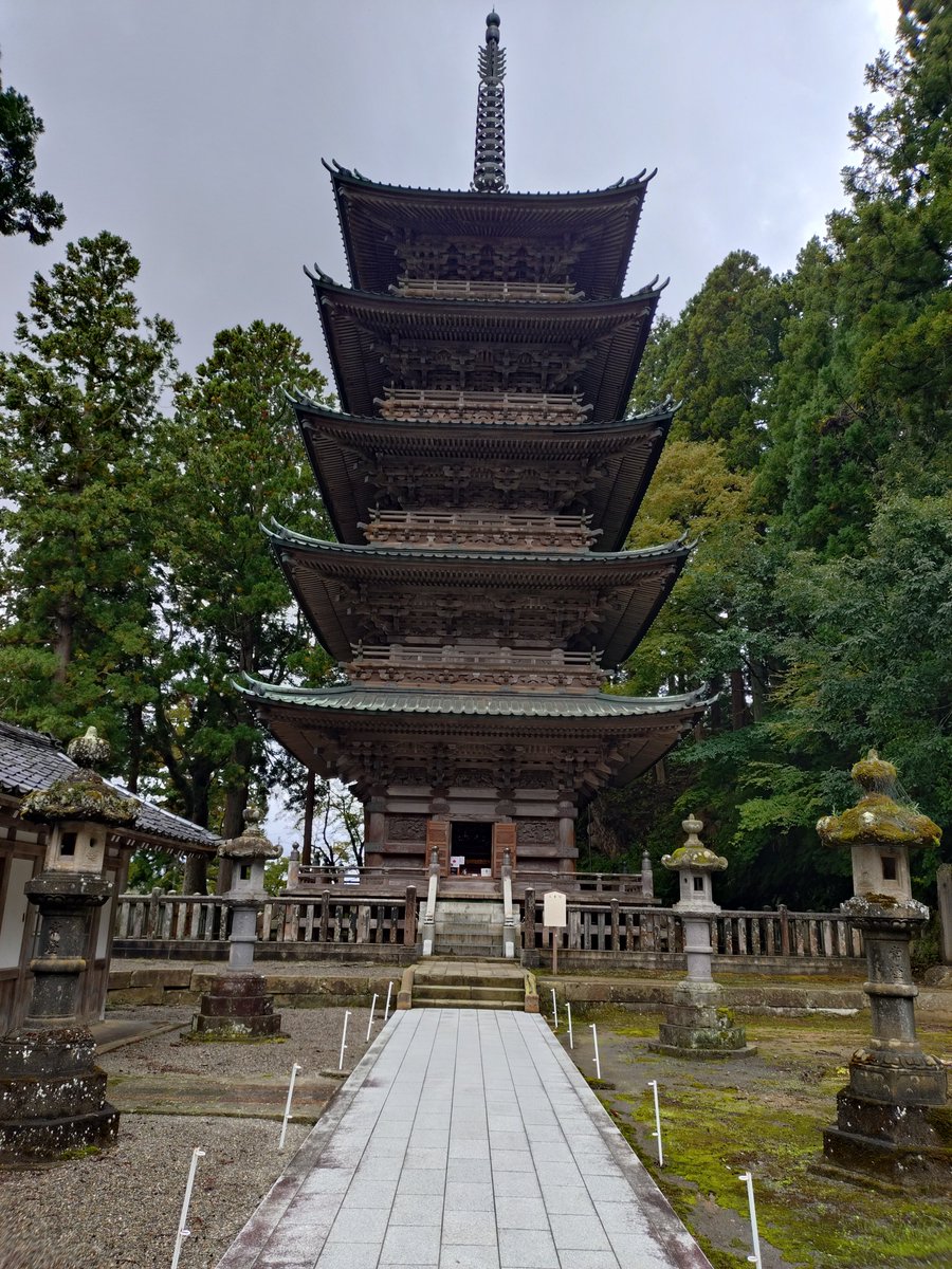 OzM1xYqc9Nkf5wQ's tweet photo. おはピース✌
単身赴任生活（36日目）

龍澤山善宝寺五重塔へ行って来ました！

近くの池にはカエル🐸さんが…

※白山寺へもいきました。

本日も楽しんで行きましょう！

＃鶴岡観光
＃カエル
＃単身赴任生活 https://t.co/Fu8k1Vxsrg