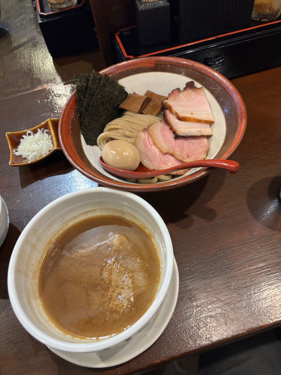 nakazawaseimen's tweet photo. 先日、中沢製麺特製麺を使用してくださってる江古田の「長男、ほそのたかし」さんに伺ったので特製つけ麺☺️

チャーシューなど具材まで最高なつけめん、すごく美味しかったです❗ https://t.co/Zhh5oYWDQk