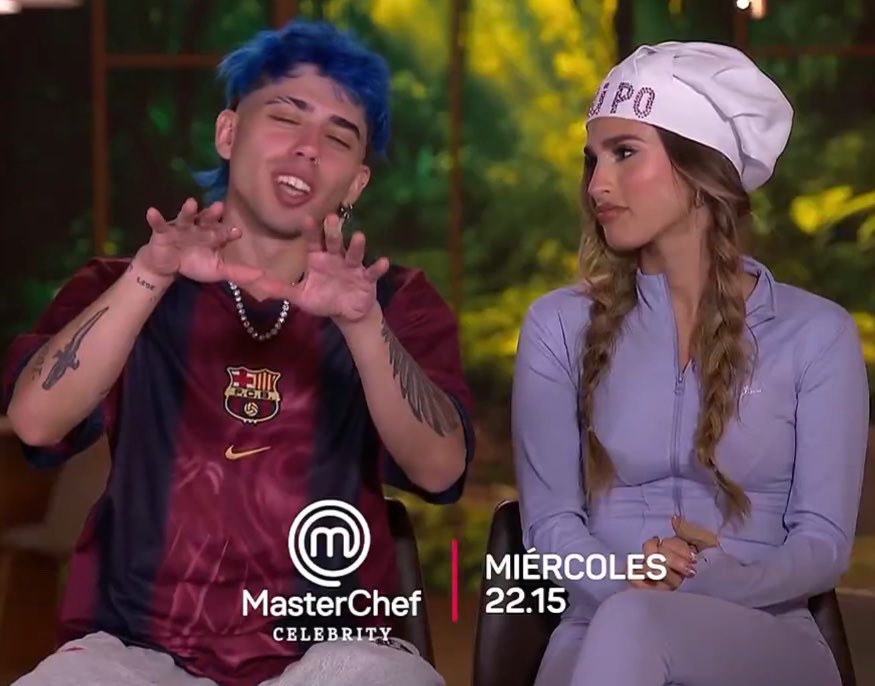 staylvnder's tweet photo. por que siento que serían buena pareja al ser tan opuestos? 😭 https://t.co/vyW3SYMEGS