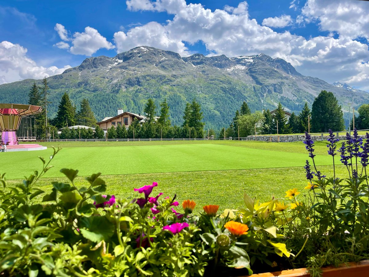 TexasExes's tweet photo. Traverse Switzerland, taking in breathtaking Alpine vistas, crystal-clear lakes and the majestic Swiss Alps. Along the way, explore storybook villages, cruise turquoise waters and, of course, indulge in plenty of Swiss cheese and chocolate.

Book today → https://t.co/mbhRp1nmdx https://t.co/J8c42RFtj6